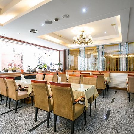 Fiore Hotel Gumi Eksteriør bilde