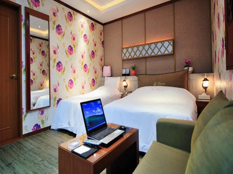 Fiore Hotel Gumi Eksteriør bilde