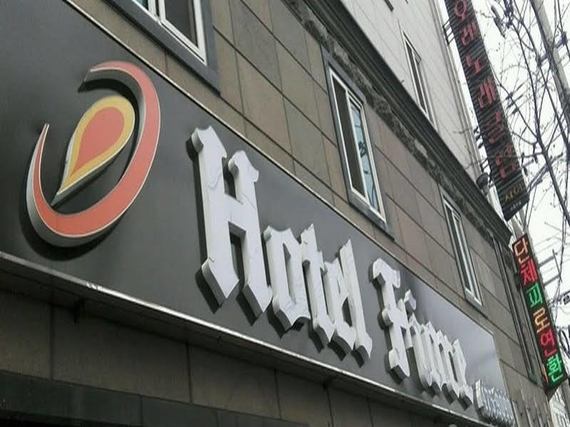 Fiore Hotel Gumi Eksteriør bilde