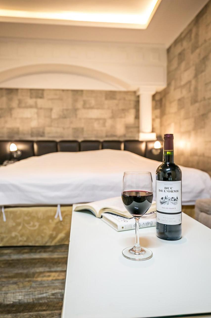 Fiore Hotel Gumi Eksteriør bilde